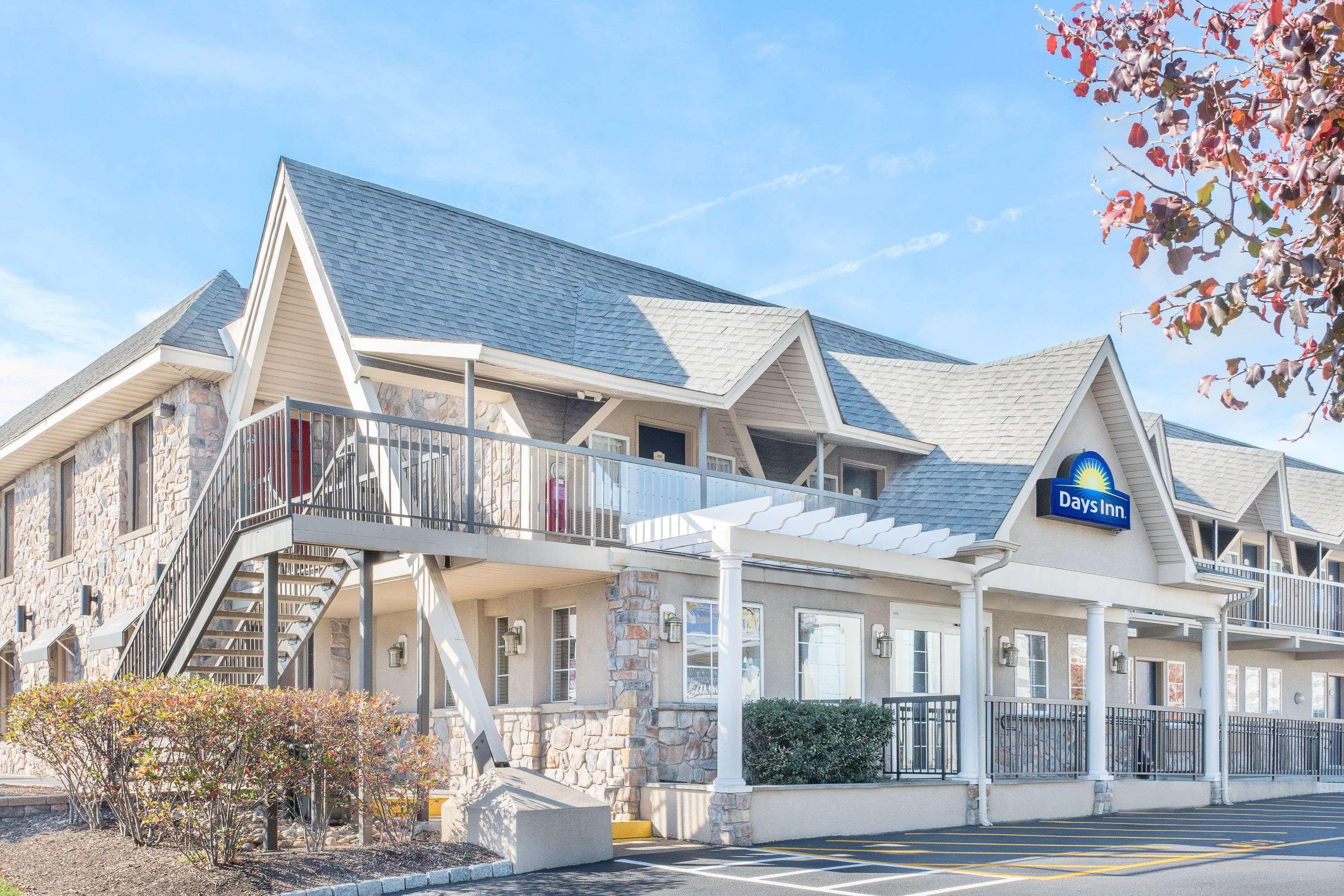 Days Inn By Wyndham Springfield/Phil.Intl Airport Exterior foto